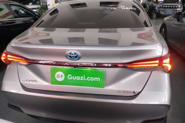 Used Toyota Avalon 2019 Dual-Engine 2.5L Luxury Edition China VI Standard
