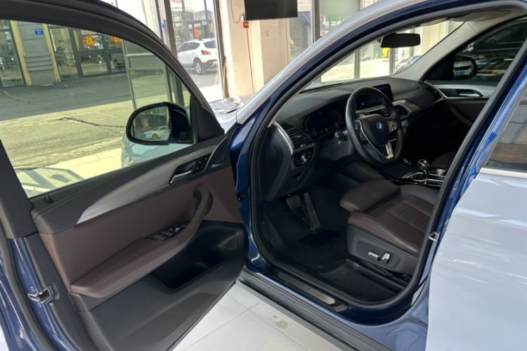 Used BMW iX3 2021 Leading Model
