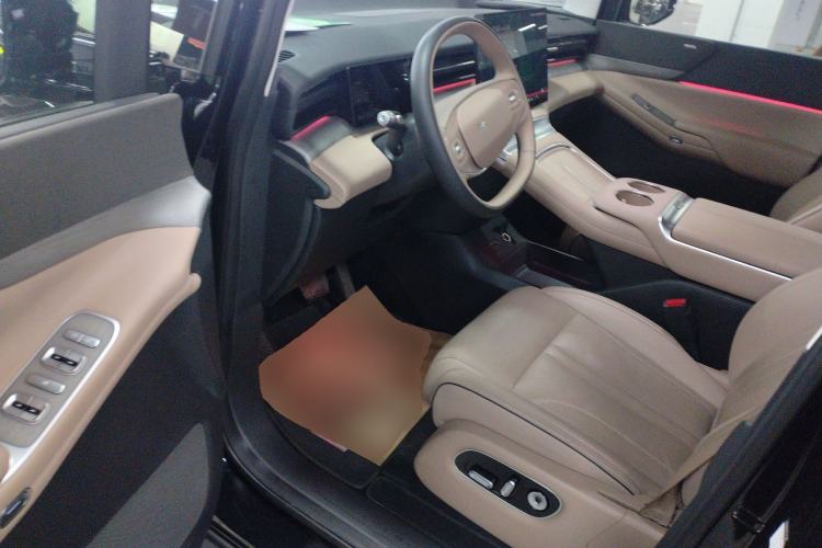 Used XPeng X9 2025 740 Ultra-Long Range Max Driver Seat