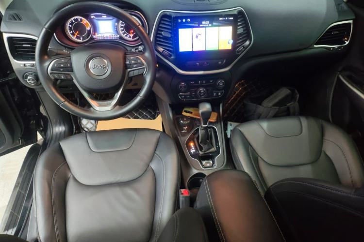 Used Jeep Cherokee 2020 2.0T Four-Wheel Drive Elite Edition Center Console