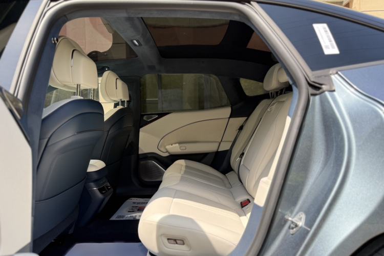 Used Zeekr 007 2024 Rear-Drive Enhanced Version 75 kWh Interior 3