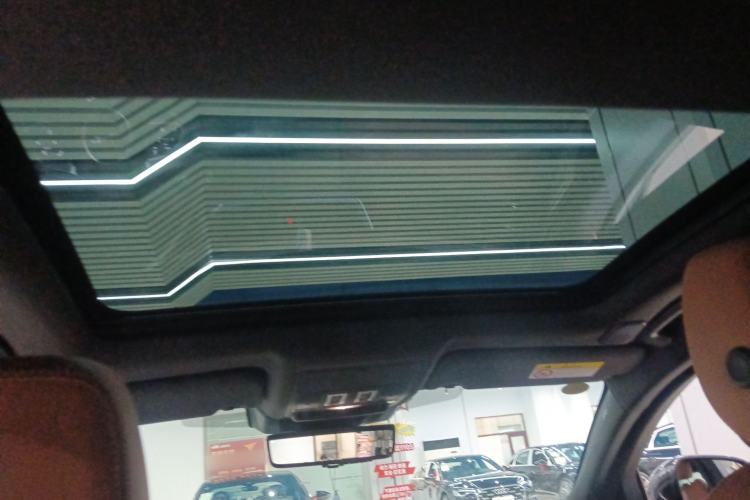 Used Jaguar XFL 2024 2.0T P300 Four-Wheel Drive Flagship Sport Gold Edition
