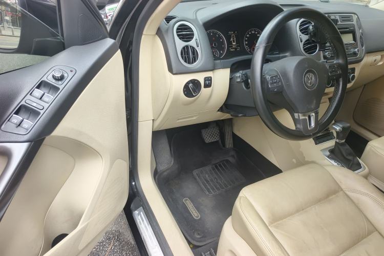 Used Volkswagen Tiguan 2010 1.8 TSI Automatic Two-Wheel Drive Trend Edition Driver Seat