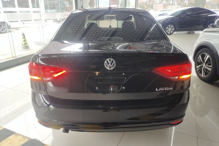 Used Volkswagen Lavida 2017 1.6L Automatic Fashion Edition
