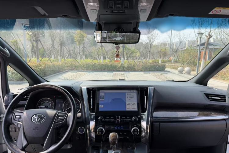 Used Toyota Vellfire 2023 Crown Dual-Engine 2.5L HV Ultimate Edition