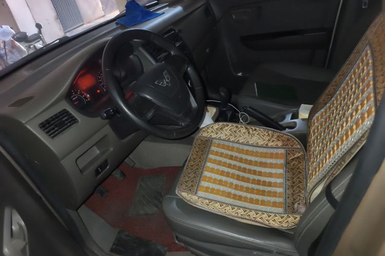 Used Wuling Rongguang V 2015 1.5L Base Version