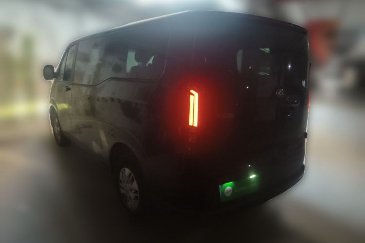 Used SAIC MAXUS Xintu V70 2023 2.0T Elite Edition Manual Transmission Short Wheelbase Low Roof 5/6 Seats (125 hp) Rear Left 45 Deg