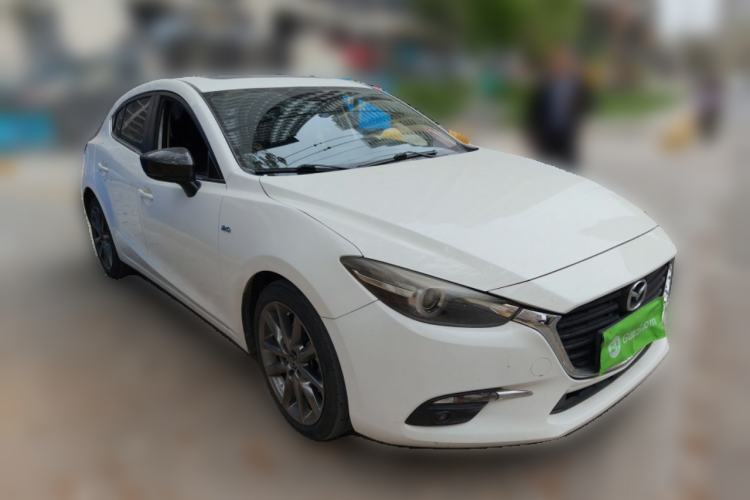 Used Mazda 3 Axela 2017 Hatchback 2.0L Automatic Luxury Model Emission Standard China V