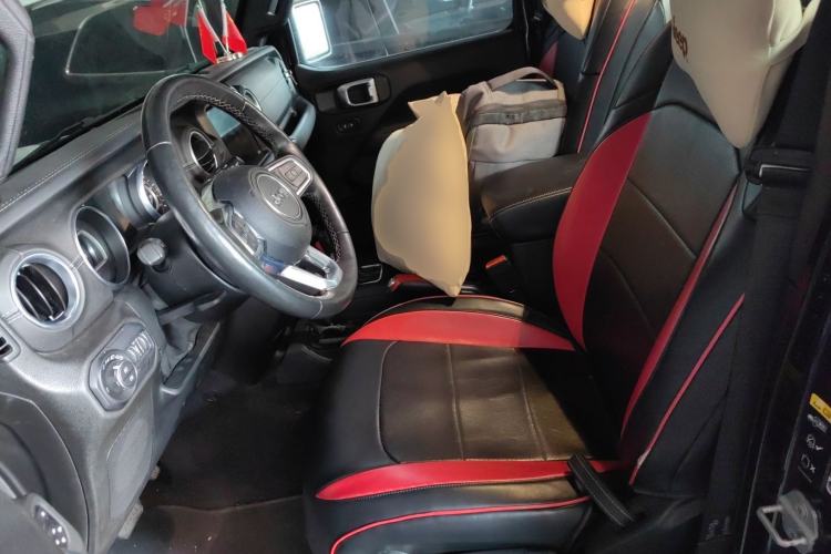 Used Jeep Wrangler 2019 2.0T Sahara Four-Door Version China VI Emission Standard Left Front Seat