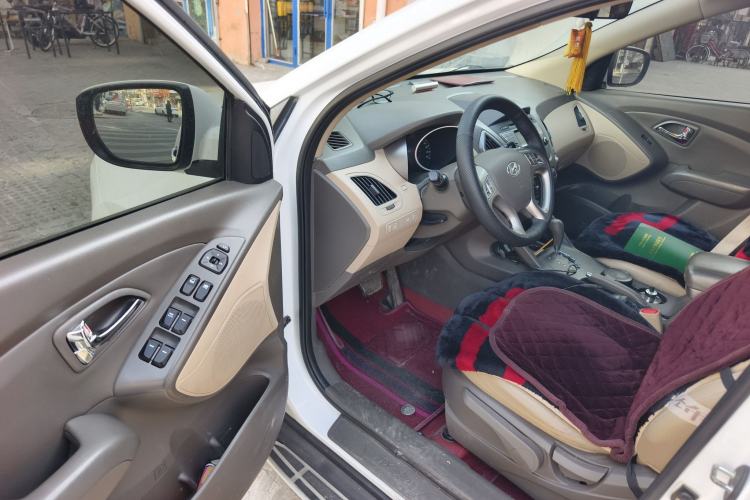 Used Hyundai ix35 2012 2.0L Automatic Two-Wheel Drive Elite Edition GLS
