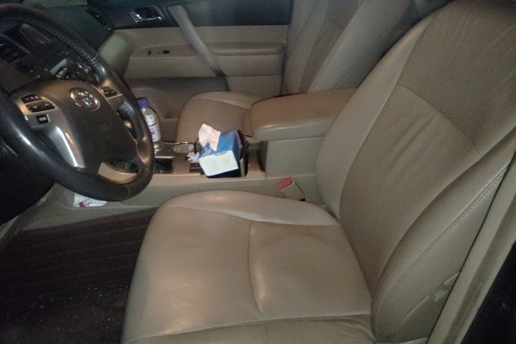 Used Toyota Highlander 2012 2.7L Two-Wheel Drive 7-Seater Luxury Edition
