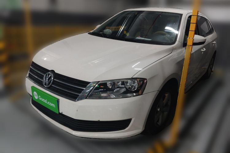 Used Volkswagen Gran Lavida 2013 1.6L Manual Fashion Model