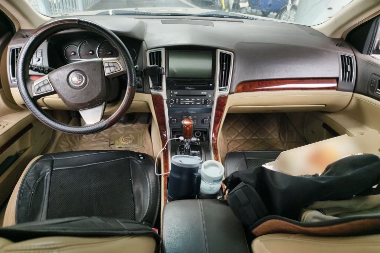 Used Cadillac SLS Seville 2011 2.0T Luxury Edition Center Console