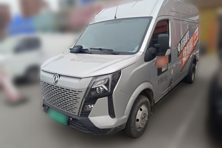 Used Dongfeng Yufeng 2023 V9+ 2.3T Manual Rear-Drive Dual Rear Tires Long Wheelbase High-Roof 3-Seater Cargo Van