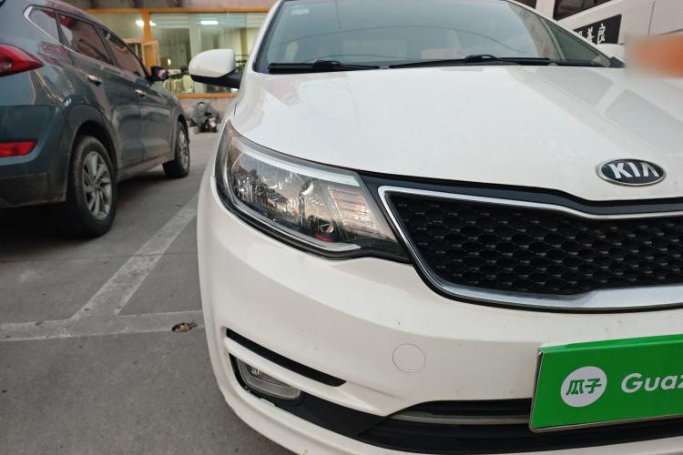 Used Kia K2 2015 Sedan 1.4L Automatic GLS Right Front Headlight