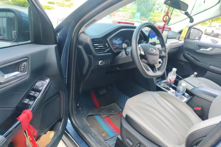 Used Ford Escape 2020 EcoBoost 245 Two-Wheel-Drive Titanium Edition Driver Seat