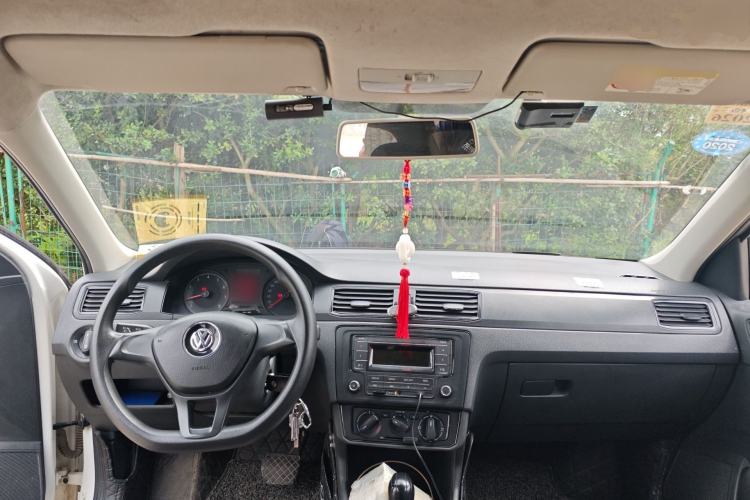 Used Volkswagen Santana 2016 1.6L Automatic Fashion Edition Center Console