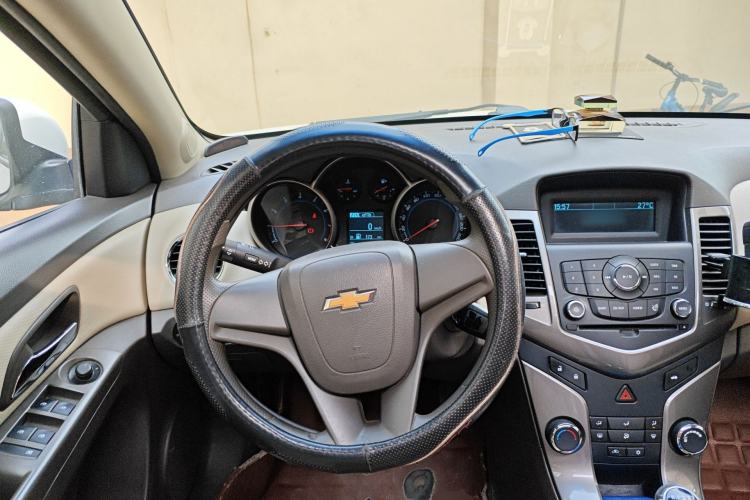 Used Chevrolet Cruze 2015 1.5L Classic SE MT Steering Wheel