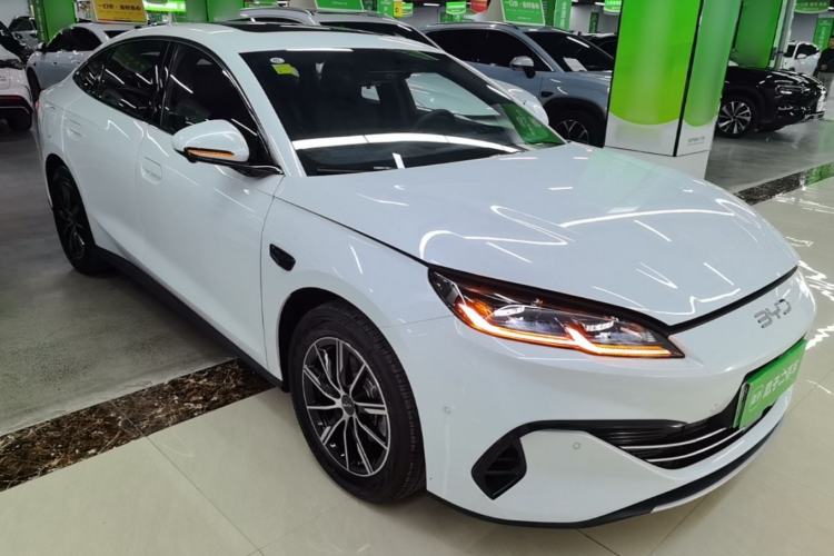 Used BYD Seal 06 New Energy 2025 DM-i Smart Drive 120KM Deluxe Model Front Right 45 Deg