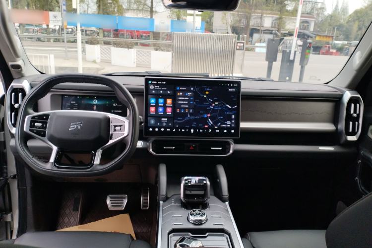 Used JETOUR Traveler 2023 2.0T Four-Wheel Drive Conqueror Center Console