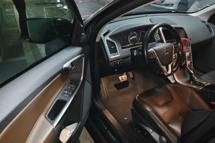 Used Volvo XC60 2017 T5 AWD Smart Upgrade Edition Driver Seat