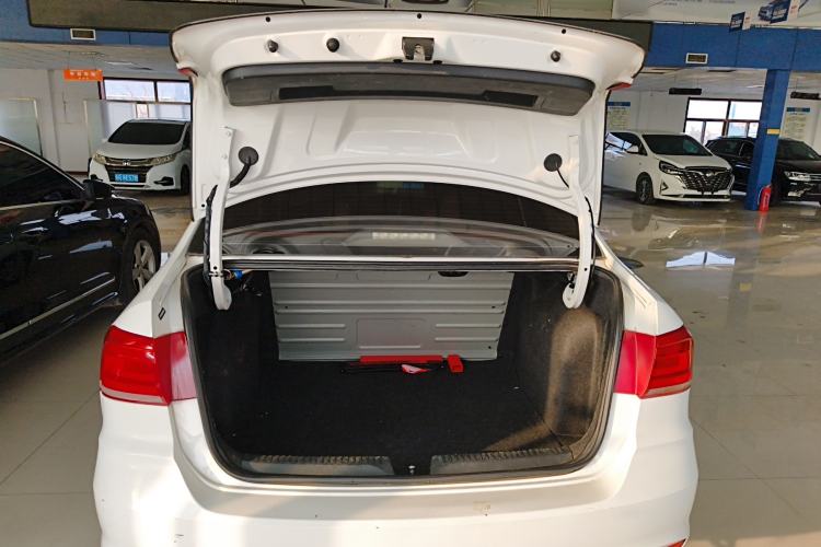 Used Volkswagen Santana 2016 1.6L Manual Fashion Edition