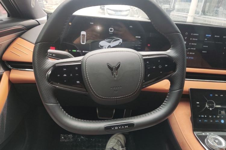 Used VOYAH PASSION 2024 PHEV Four-Wheel Drive Ultra-Long Range Flagship Model Steering Wheel