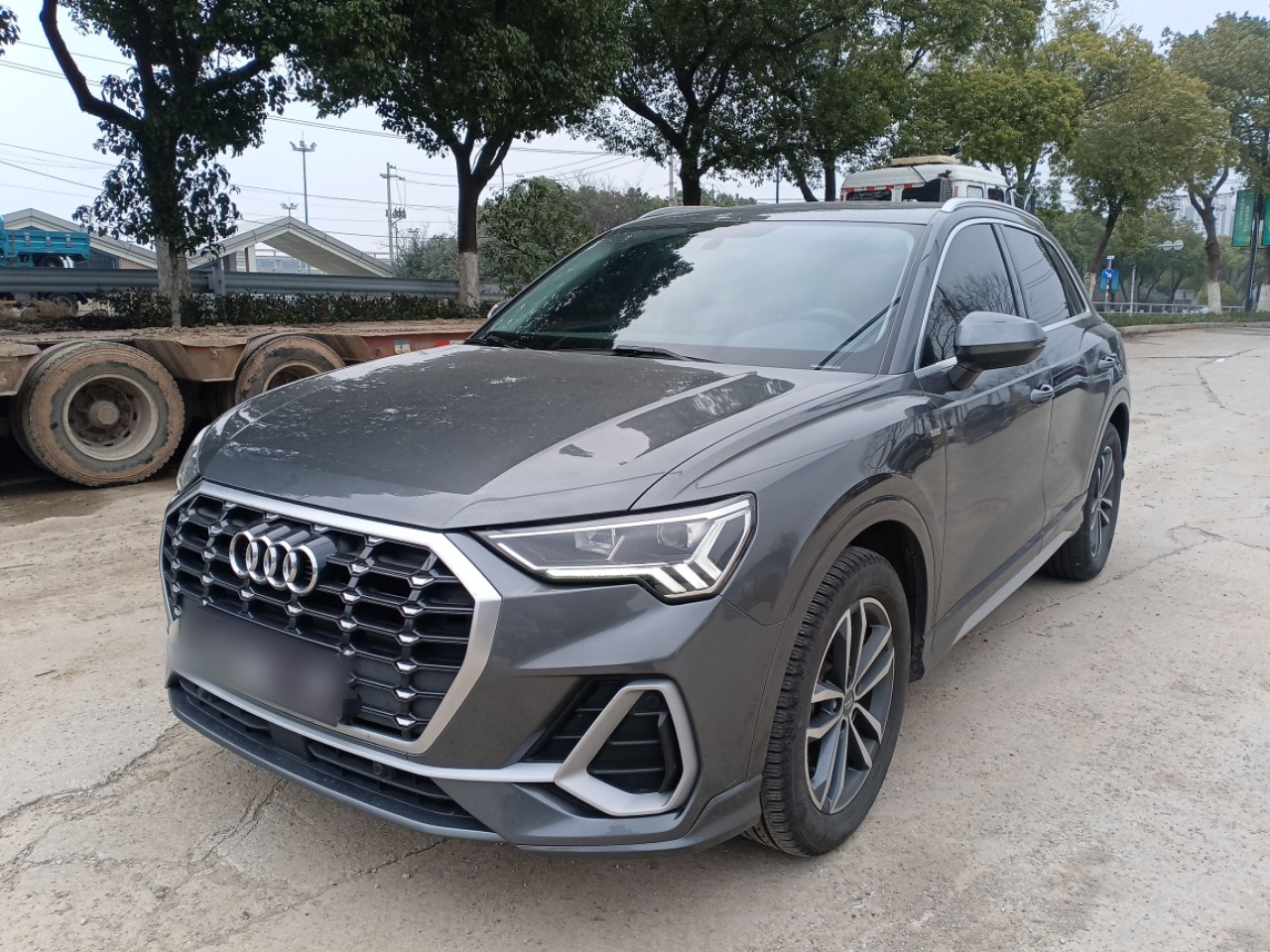 Под передней частью автомобиля