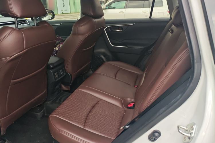 Used Toyota RAV4 2021 Revised Version Dual-Motor Hybrid 2.5L E-CVT Two-Wheel Drive Elite Edition Left Rear Seat