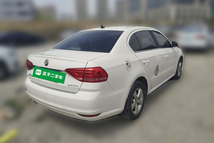 Used Volkswagen Lavida 2015 1.6L Manual Fashion Edition Rear Right 45 Deg