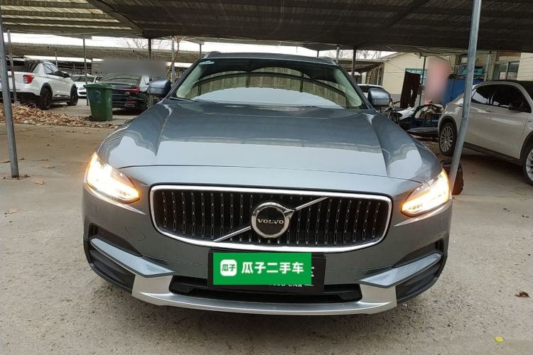 Used Volvo V90 2017 Cross Country T5 AWD Smart Range Edition