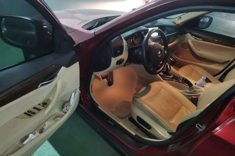 Used BMW X1 2012 xDrive20i Driver Seat