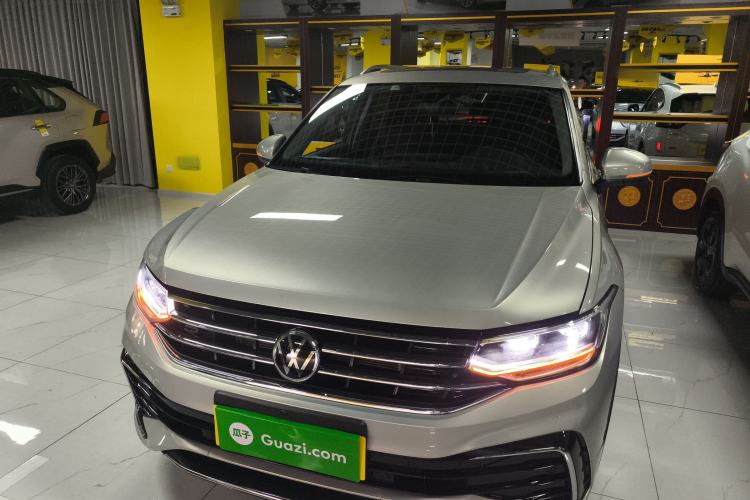 Used Volkswagen Tiguan L 2023 Restyled 330TSI Automatic Two-Wheel Drive R-Line Enhanced Comfort Version
