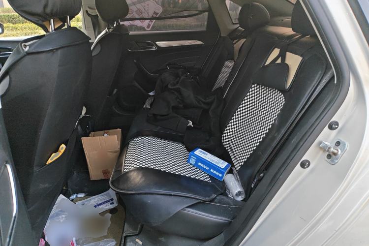 Used Roewe i6 New Energy 2017 45T Hybrid Connective Smart Luxury Edition Left Rear Seat