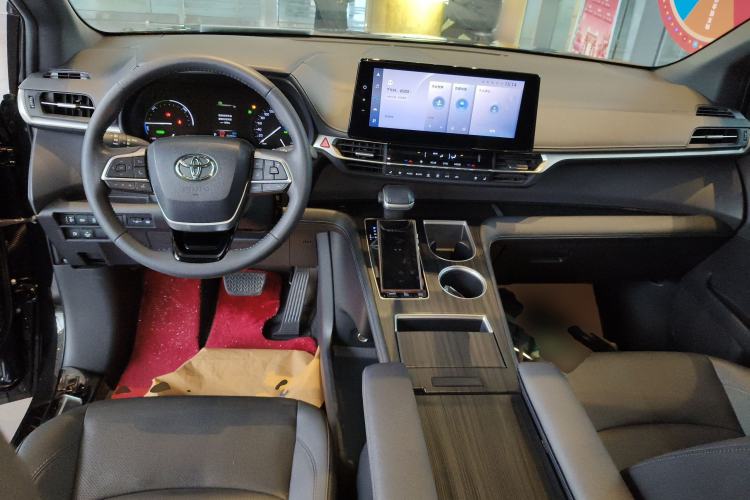 Used Toyota SIENNA 2023 2.5L Hybrid Deluxe Edition
