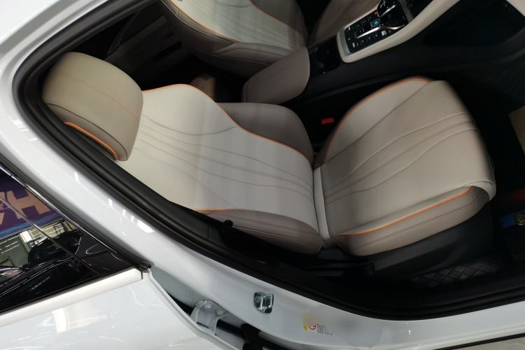 Used BYD Song Pro New Energy 2024 HONOR Edition DM-i 71KM Navigation Model
