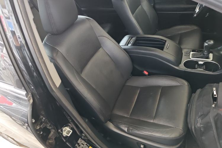 Used Toyota Highlander 2015 2.0T Four-Wheel Drive Luxury Edition 7-Seater Right Front Seat