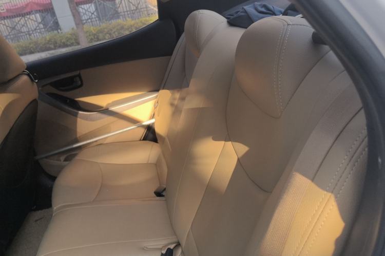 Used Hyundai Elantra (5th Generation / Langdong) 2012 1.6L Automatic Fashion Edition