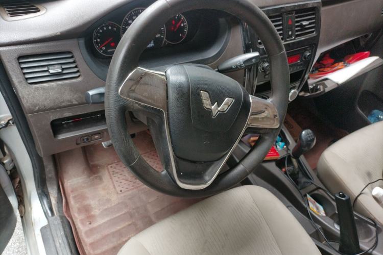 Used Wuling Rongguang V 2016 1.5L Standard Version Steering Wheel