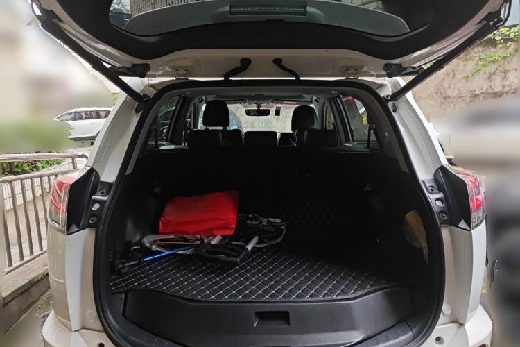 Used Toyota RAV4 2016 2.0L CVT Two-Wheel Drive Smart Edition China V Standard Trunk