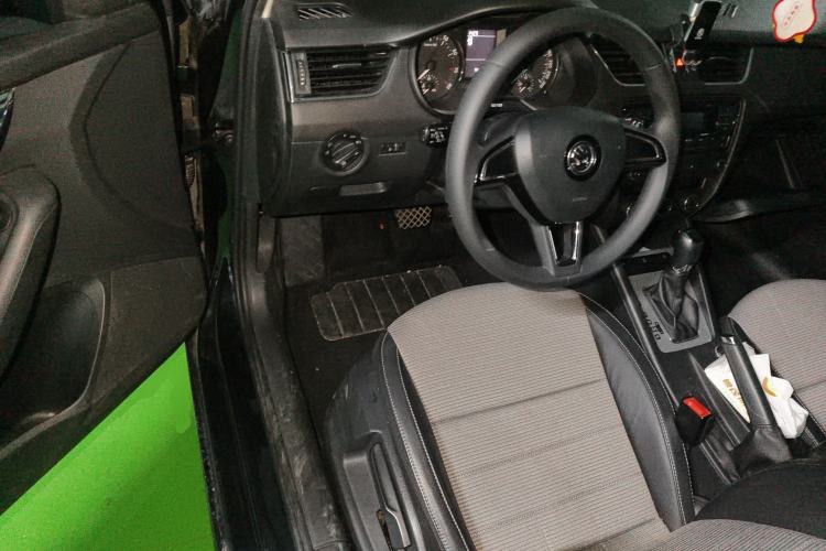 Used Skoda Octavia 2017 1.6L Automatic Chuanxing Edition Steering Wheel