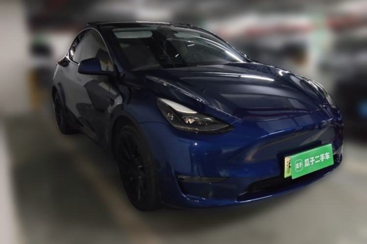 Used Tesla Model Y 2021 Long-Range All-Wheel-Drive Version 3D7 Front Right 45 Deg