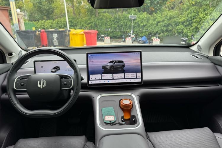 Used Leapmotor C16 2026 Extended-Range 280 LiDAR Zhizun Edition 6 Seats Interior 3