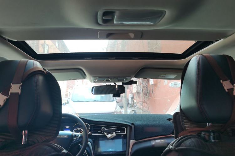 Used Venucia D60 2019 100 000 Honor 1.6L XL CVT Chenku Edition China VI Standard Headliner