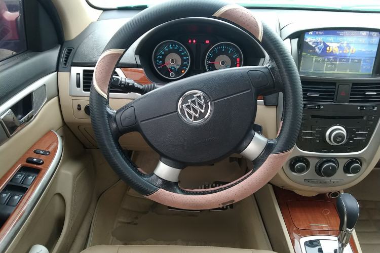 Used Buick Excelle 2013 1.5L Automatic Luxury Model Steering Wheel