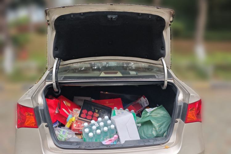 Used Roewe 350 2014 1.5L Manual Swift Edition Trunk