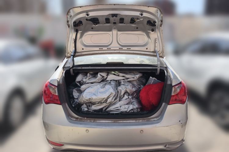 Used Hyundai Celesta 2011 1.6L Manual Comfort Edition Trunk