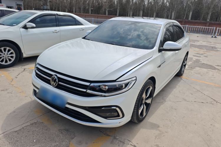 Used Volkswagen Bora 2023 300TSI DSG Prestige Edition