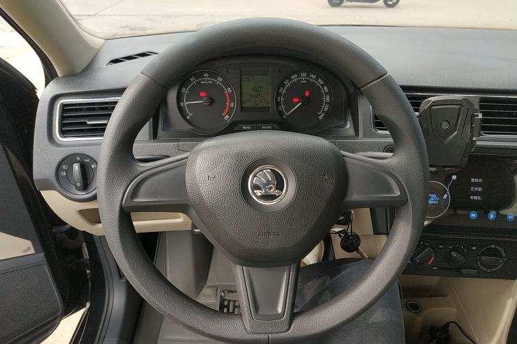 Used Skoda Rapid 2015 1.6L Manual Smart Selection Model