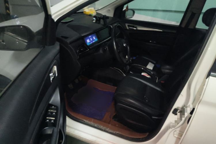 Used CHANGAN KAICHENG Oushang A600 2016 1.5L Manual Luxury 7-Seater Driver Seat